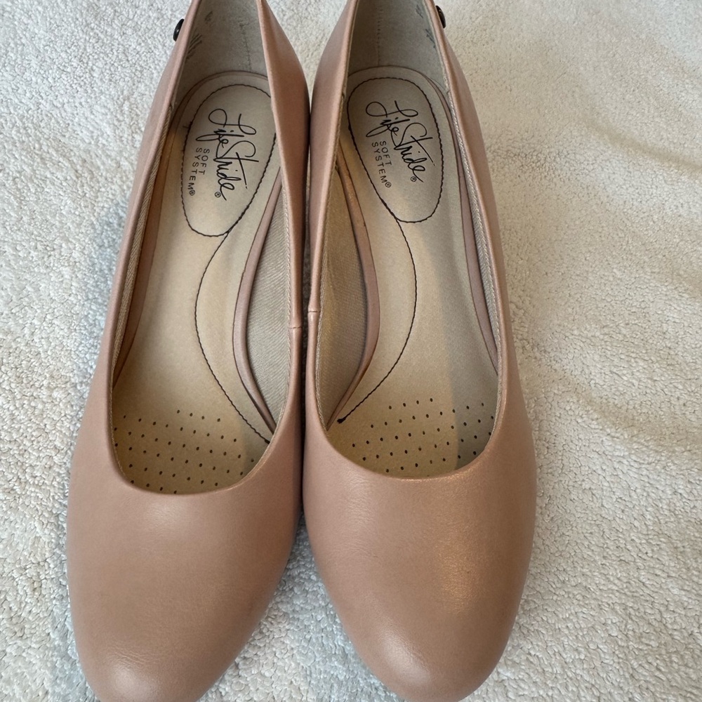 Life Stride Women's Blush Heels